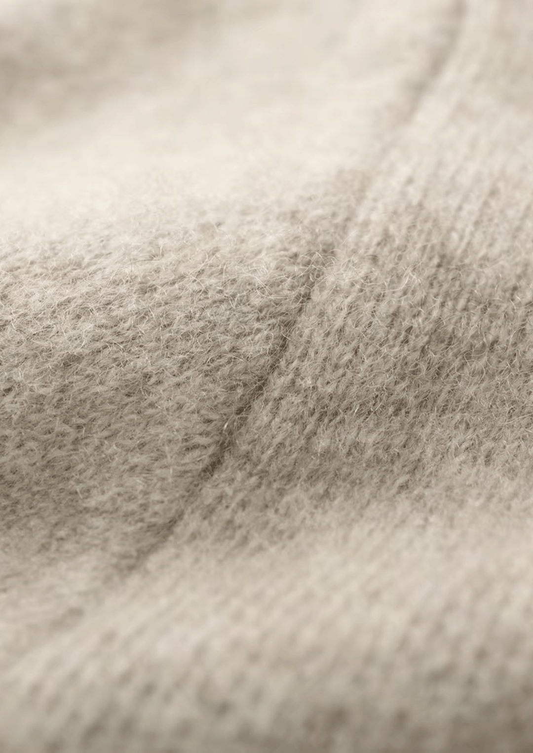 WOOL V-NECK CARDIGAN